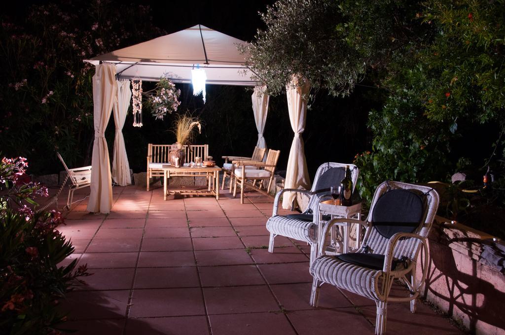 Bed & Breakfast Yin & Yang San Pantaleo Exterior foto