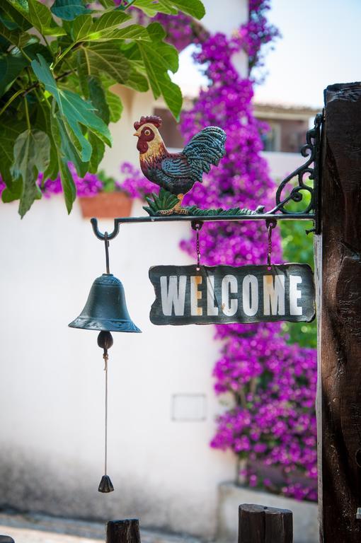 Bed & Breakfast Yin & Yang San Pantaleo Exterior foto