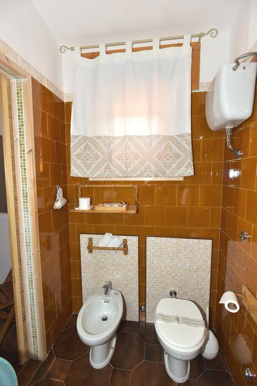 Bed & Breakfast Yin & Yang San Pantaleo Exterior foto