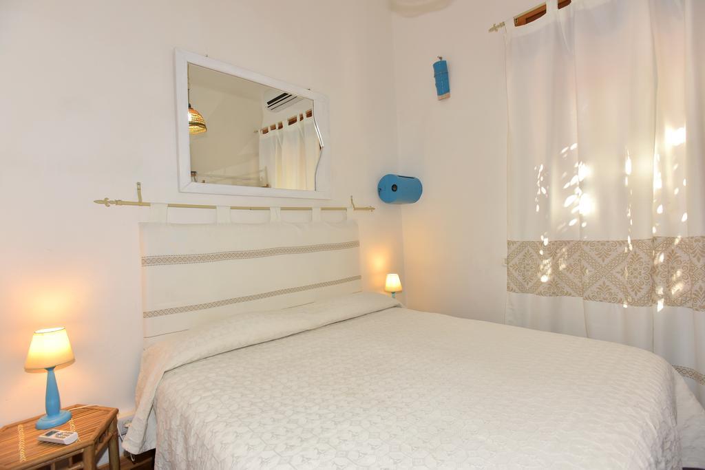 Bed & Breakfast Yin & Yang San Pantaleo Exterior foto