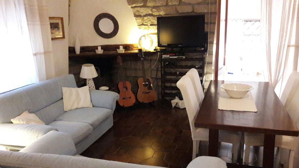 Bed & Breakfast Yin & Yang San Pantaleo Exterior foto