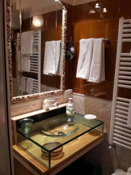 Bed & Breakfast Yin & Yang San Pantaleo Exterior foto